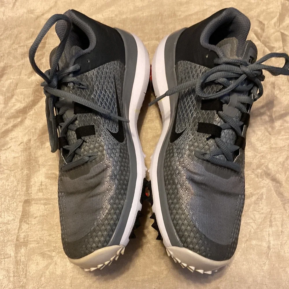 Nike excellent grey